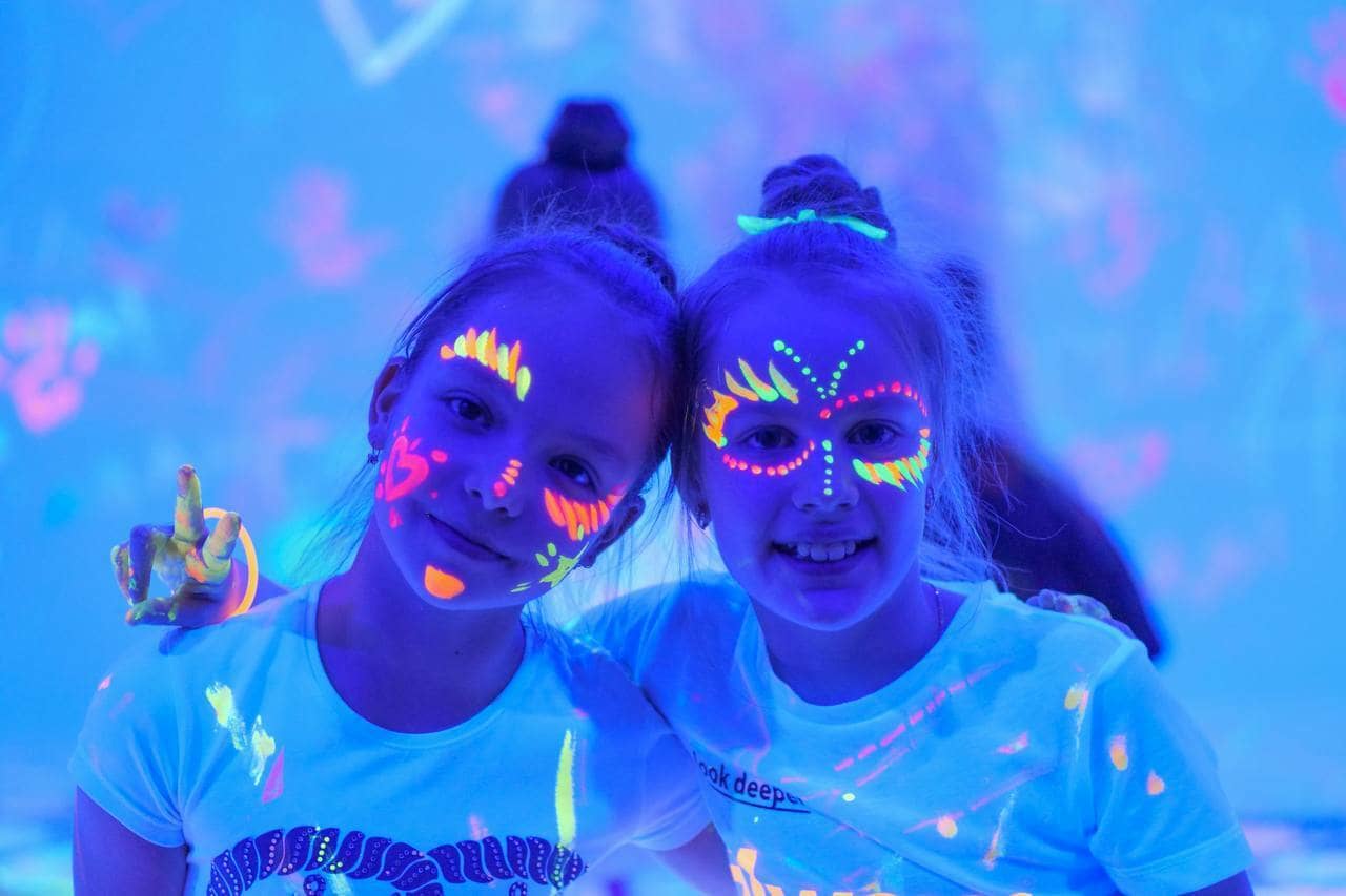 neon-5